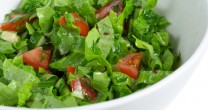 Salata poate fi nociva pentru corpul tau. Afla in ce conditii