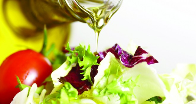 Cum se prepara cele mai sanatoase uleiuri pentru salate?
